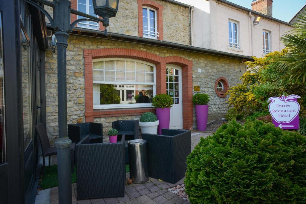 Logis Hotel Restaurant L'Auberge Normande Carentan Bagian luar foto