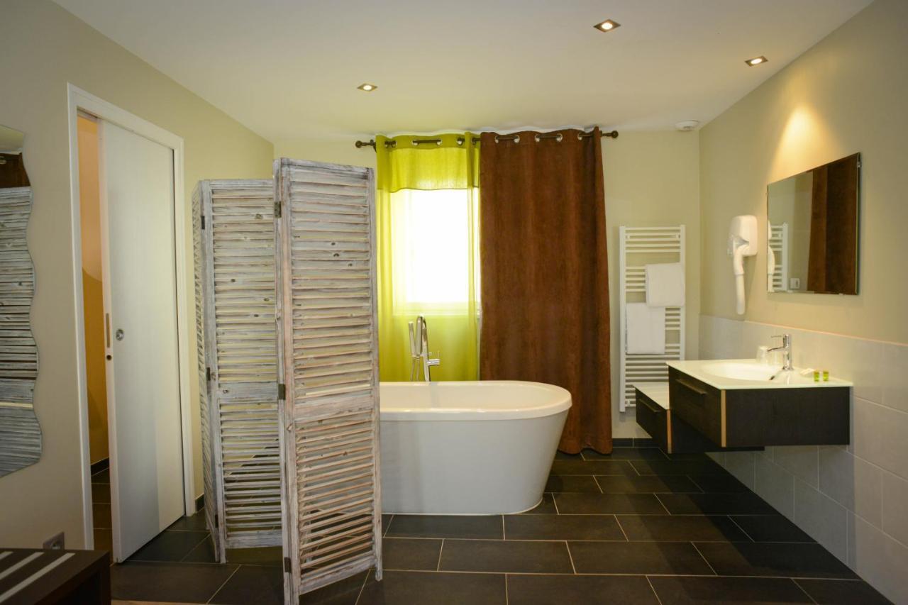 Logis Hotel Restaurant L'Auberge Normande Carentan Bagian luar foto